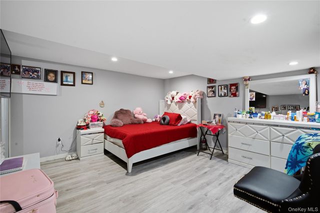 32 Landscape Drive, Wheatley Heights, NY 11798