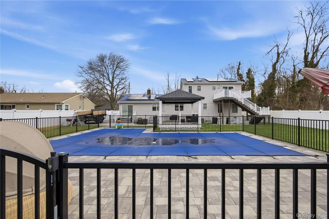 32 Landscape Drive, Wheatley Heights, NY 11798