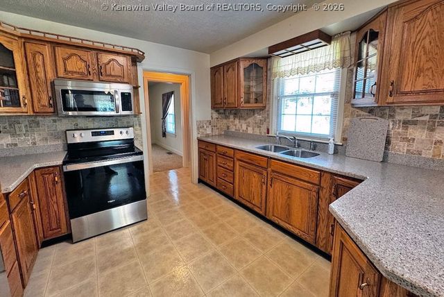 845 Sweet Acres Drive, St Albans, WV 25177