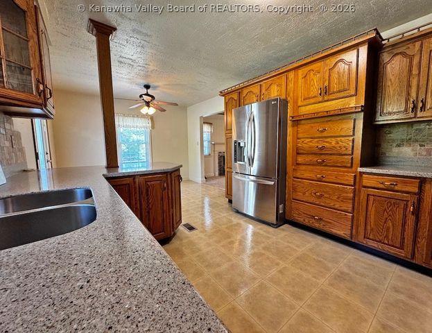 845 Sweet Acres Drive, St Albans, WV 25177