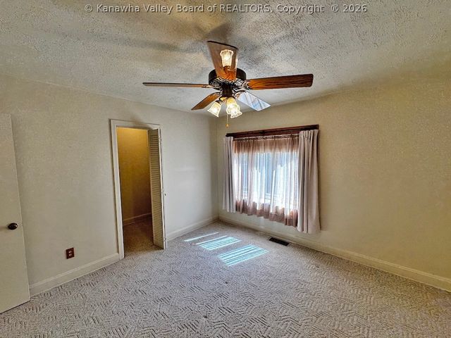 845 Sweet Acres Drive, St Albans, WV 25177