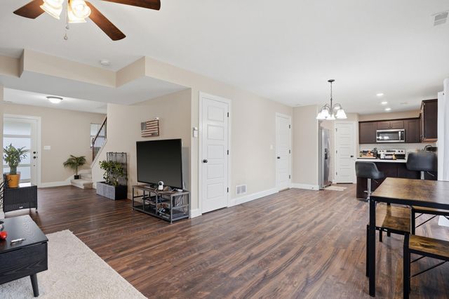 3213 SAGEGRASS CT, Columbia, MO 65202