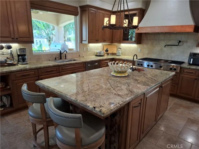 30295 Little Harbor Drive, Canyon Lake, CA 92587