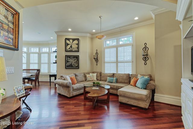 203 Waterleaf Way, Louisville, KY 40207