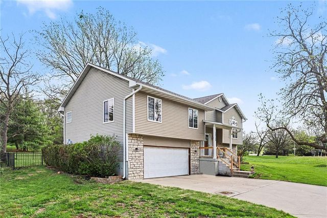 13720 W 83rd Street, Lenexa, KS 66215