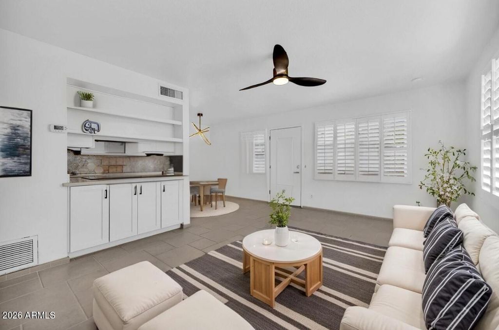 8017 E GLENROSA Avenue, Scottsdale, AZ 85251