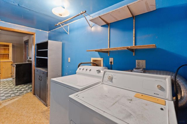 10 SW HILL, Newcastle, WY 82701