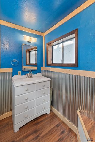 10 SW HILL, Newcastle, WY 82701