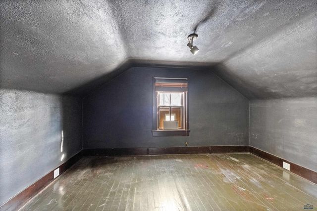 10 SW HILL, Newcastle, WY 82701