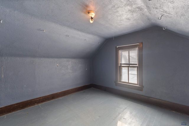 10 SW HILL, Newcastle, WY 82701