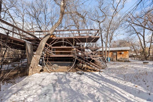 10 SW HILL, Newcastle, WY 82701