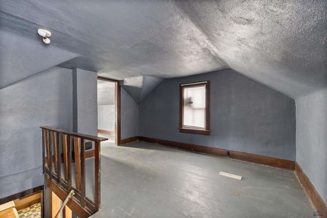 10 SW HILL, Newcastle, WY 82701