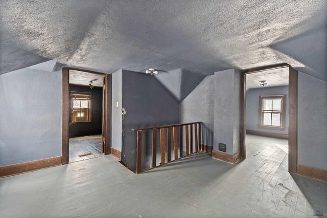 10 SW HILL, Newcastle, WY 82701