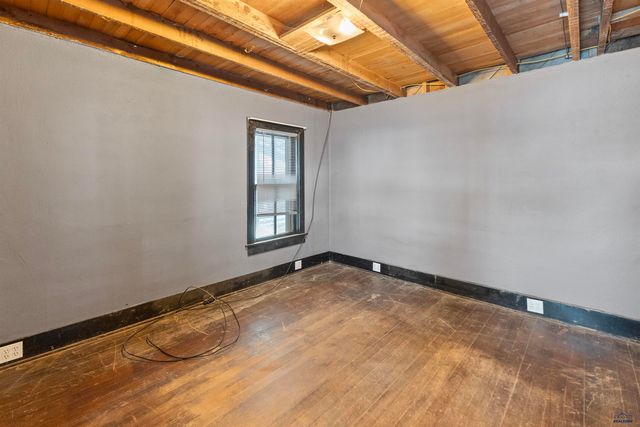 10 SW HILL, Newcastle, WY 82701