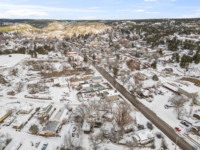 10 SW HILL, Newcastle, WY 82701