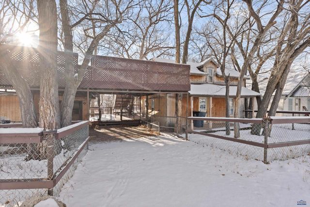 10 SW HILL, Newcastle, WY 82701