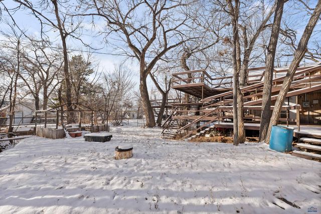 10 SW HILL, Newcastle, WY 82701