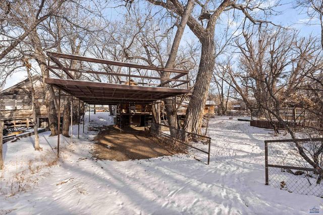 10 SW HILL, Newcastle, WY 82701