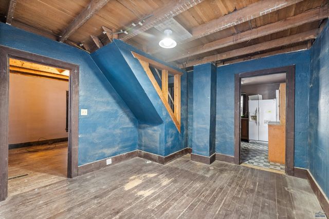 10 SW HILL, Newcastle, WY 82701