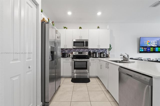 12901 SW 232nd Ln, Homestead, FL 33032