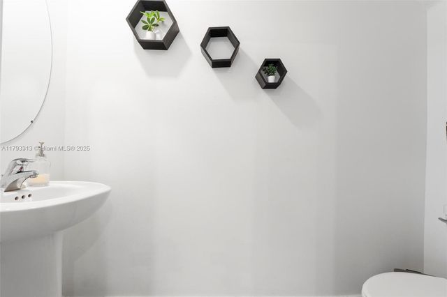 12901 SW 232nd Ln, Homestead, FL 33032