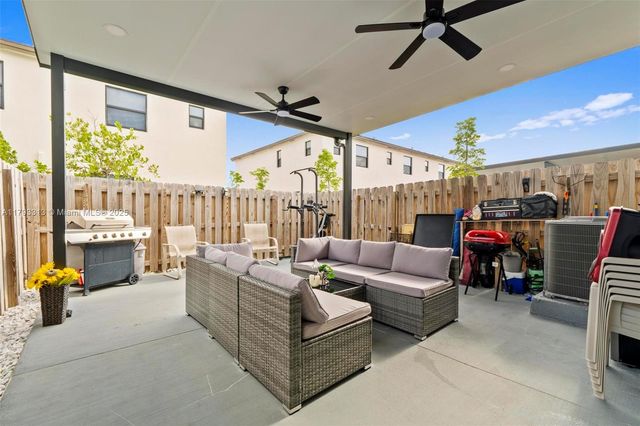 12901 SW 232nd Ln, Homestead, FL 33032