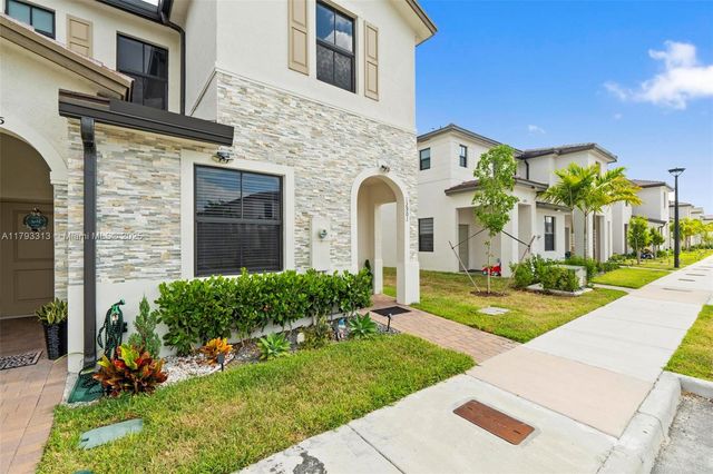 12901 SW 232nd Ln, Homestead, FL 33032