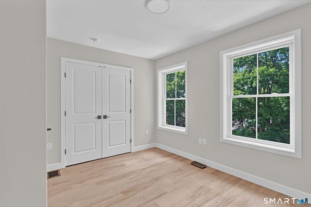 70 Whiting Street Apt A, Plainville, CT 06062