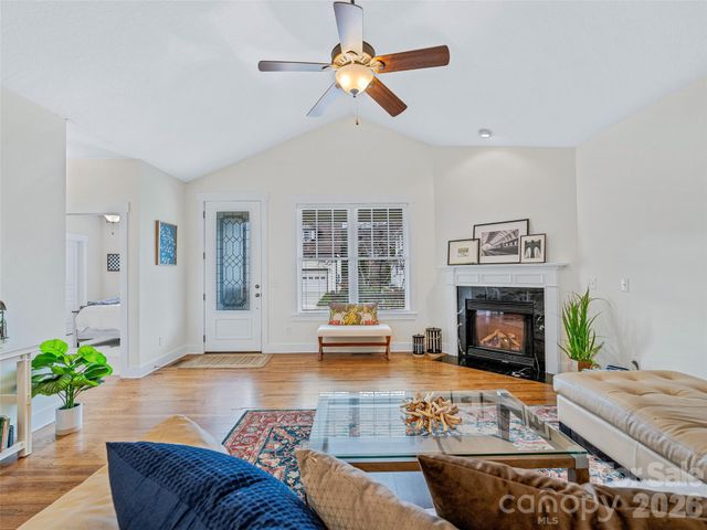 1 Craftsman Circle, Asheville, NC 28805