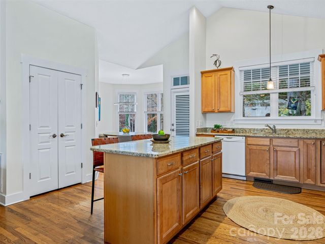 1 Craftsman Circle, Asheville, NC 28805