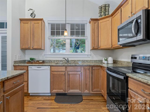 1 Craftsman Circle, Asheville, NC 28805