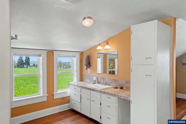 14437 Evans Valley Rd NE, Silverton, OR 97381