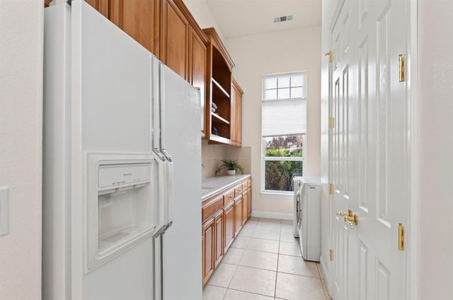 3386 E Via Monte Verdi Avenue, Clovis, CA 93619
