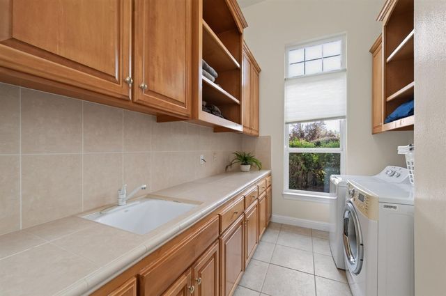 3386 E Via Monte Verdi Avenue, Clovis, CA 93619