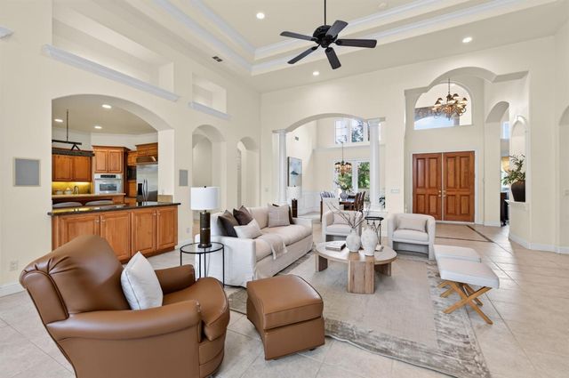 3386 E Via Monte Verdi Avenue, Clovis, CA 93619