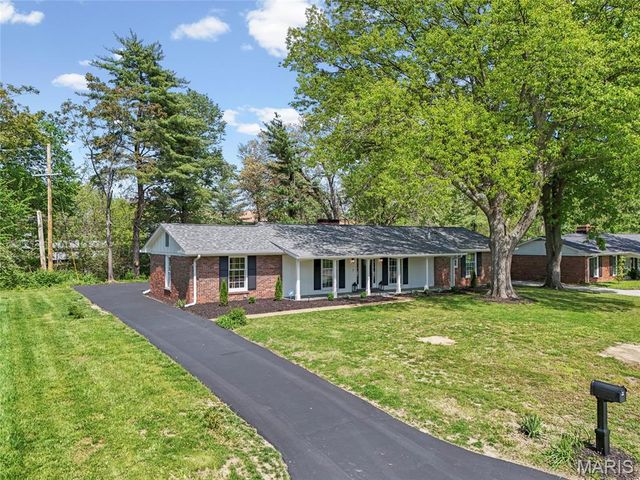 11967 Randy Drive, Creve Coeur, MO 63141