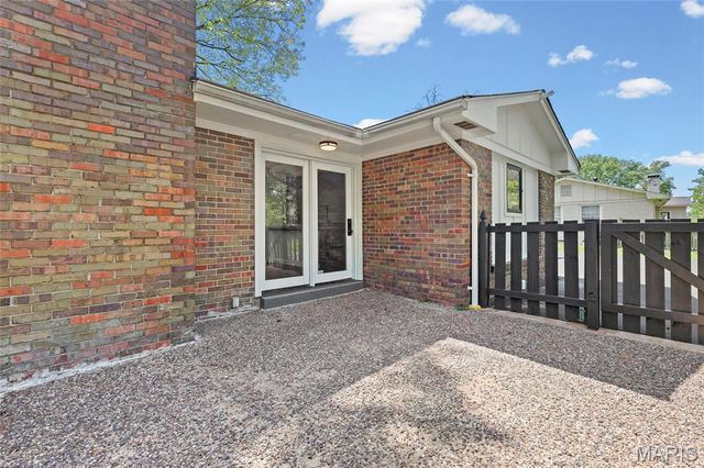 11967 Randy Drive, Creve Coeur, MO 63141