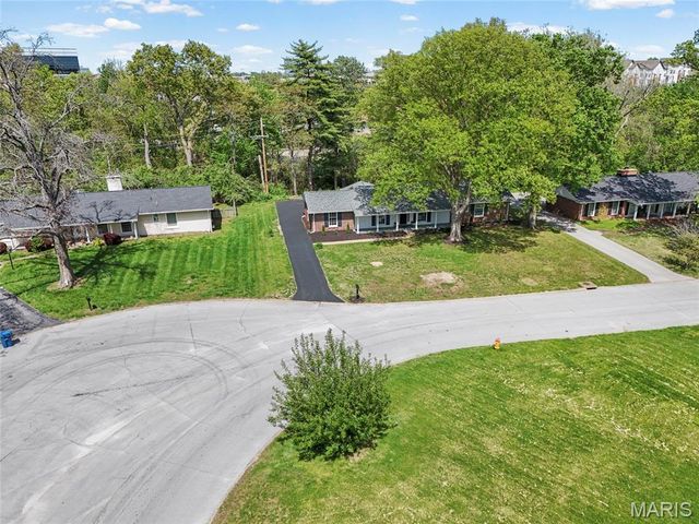 11967 Randy Drive, Creve Coeur, MO 63141
