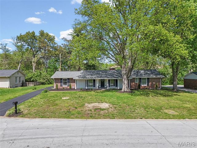 11967 Randy Drive, Creve Coeur, MO 63141