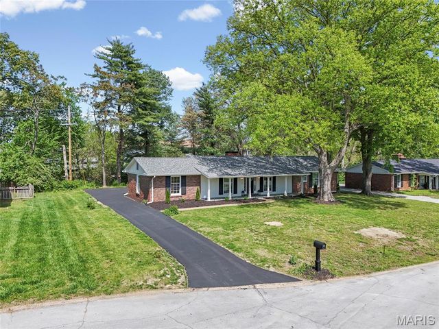 11967 Randy Drive, Creve Coeur, MO 63141