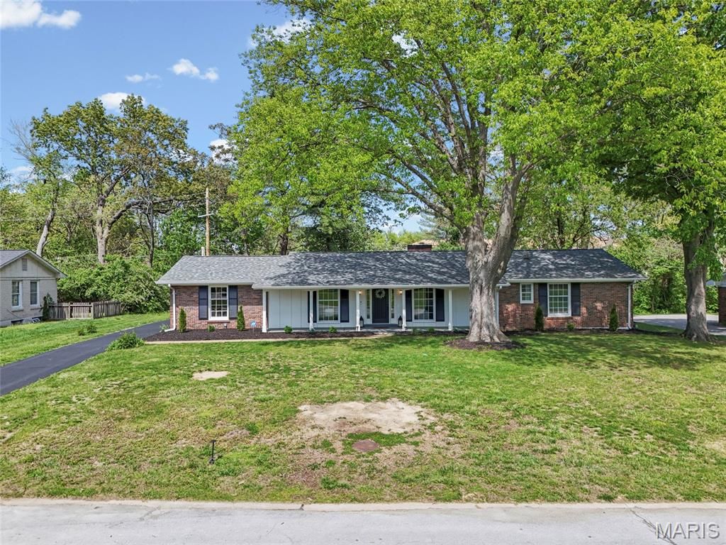 11967 Randy Drive, Creve Coeur, MO 63141