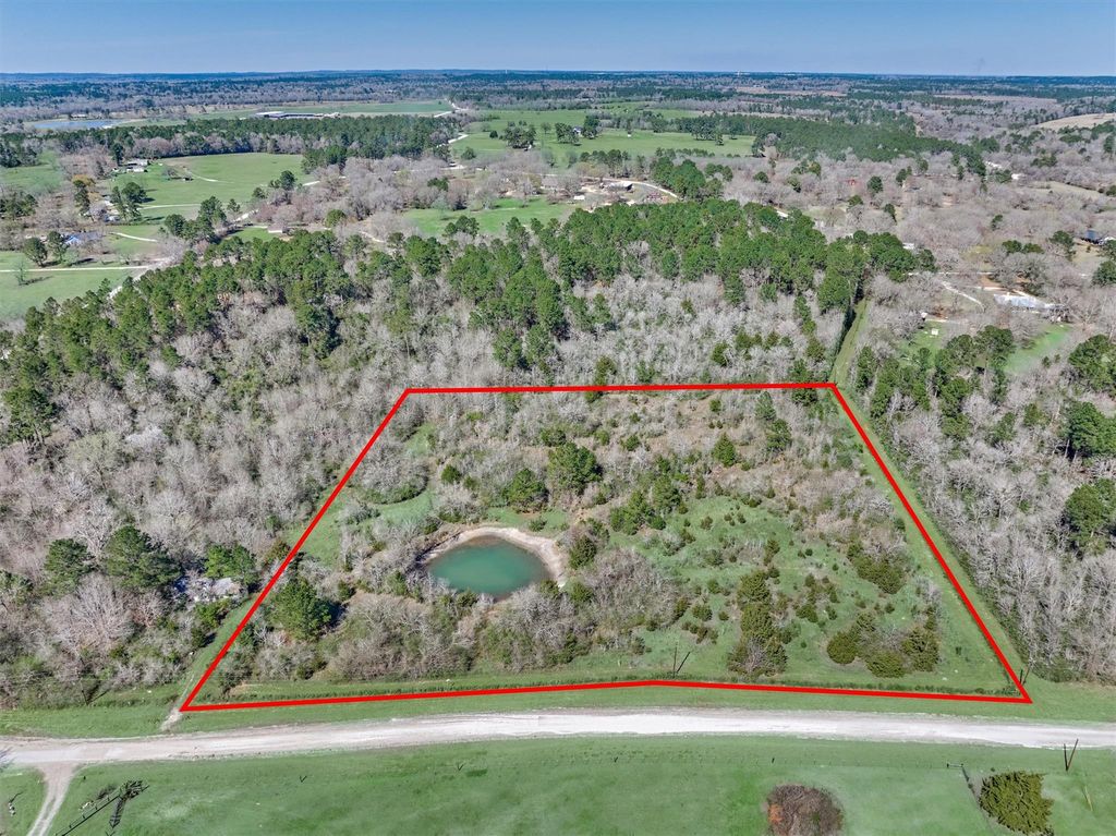 000 Piney Point Run, Huntsville, TX 77320