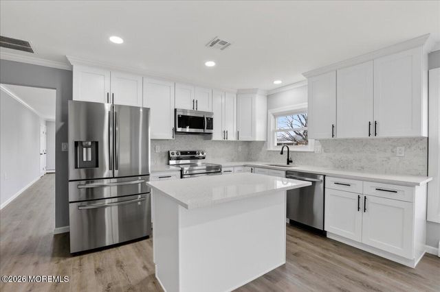 2 Van Gogh Street, Toms River, NJ 08757