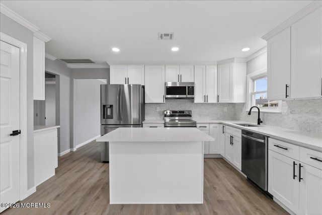 2 Van Gogh Street, Toms River, NJ 08757