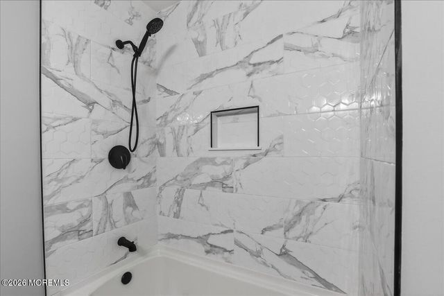 2 Van Gogh Street, Toms River, NJ 08757