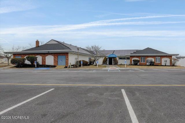 2 Van Gogh Street, Toms River, NJ 08757