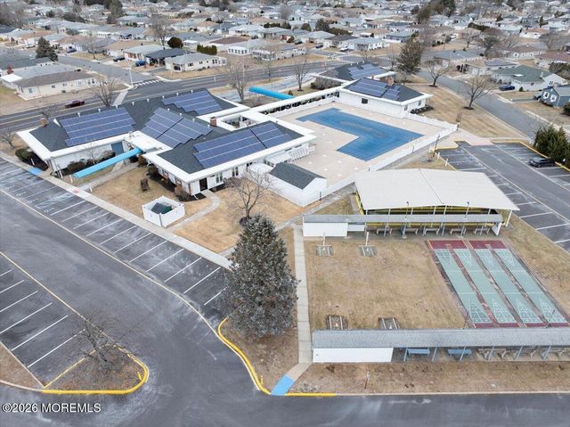 2 Van Gogh Street, Toms River, NJ 08757