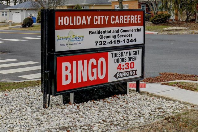 2 Van Gogh Street, Toms River, NJ 08757