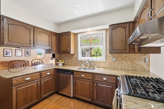 7792 S Huron River Drive, South Rockwood, MI 48179