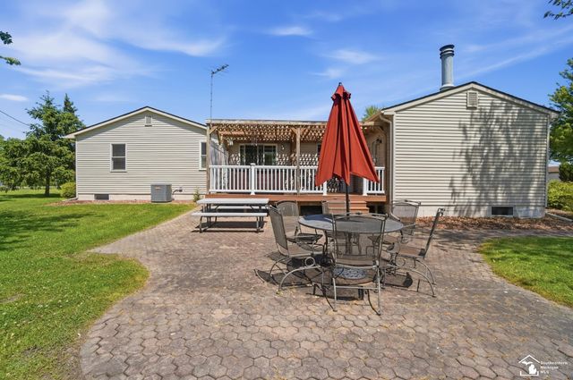 7792 S Huron River Drive, South Rockwood, MI 48179
